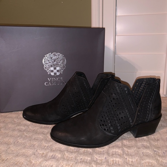 Vince Camuto Prasata bootie - Picture 1 of 8